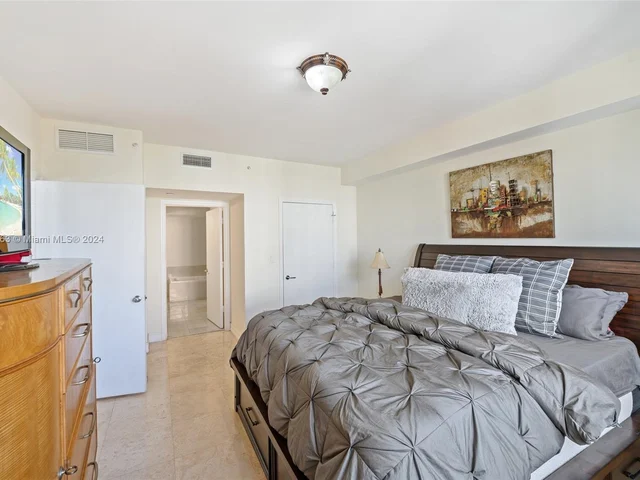 19900 E Country Club Dr # 1018, Aventura FL 33180