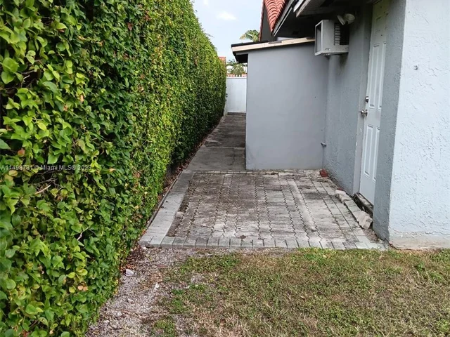 13042 SW 5TH ST, Miami FL 33184