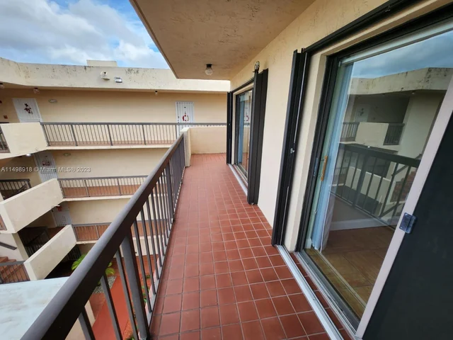 995 SW 84th Ave # 408, Miami FL 33144