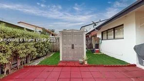 1122 SW 87 aven unit A-5, Miami FL 33174