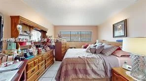 1122 SW 87 aven unit A-5, Miami FL 33174