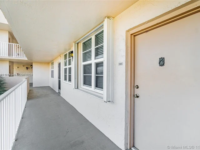 250 Jacaranda Dr # 508, Plantation FL 33324