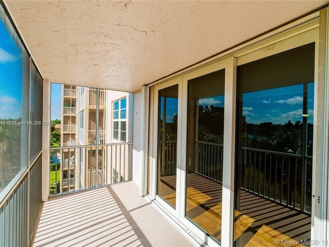 250 Jacaranda Dr # 508, Plantation FL 33324