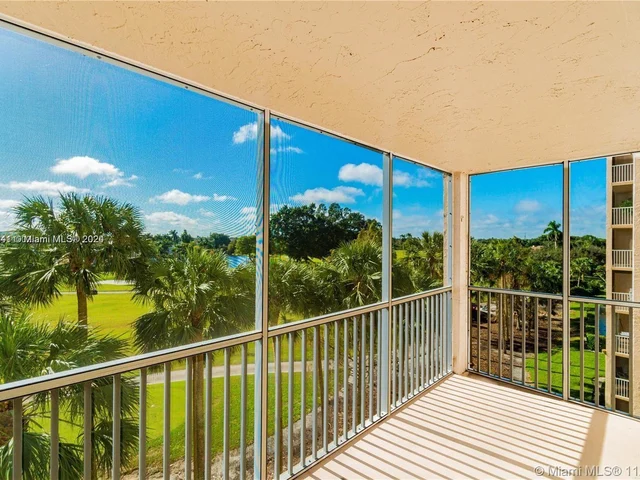 250 Jacaranda Dr # 508, Plantation FL 33324