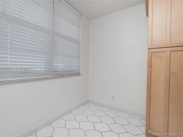 250 Jacaranda Dr # 508, Plantation FL 33324