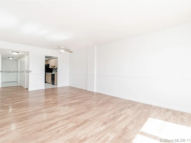 250 Jacaranda Dr # 508, Plantation FL 33324