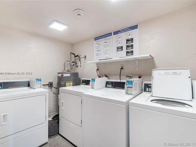 250 Jacaranda Dr # 508, Plantation FL 33324