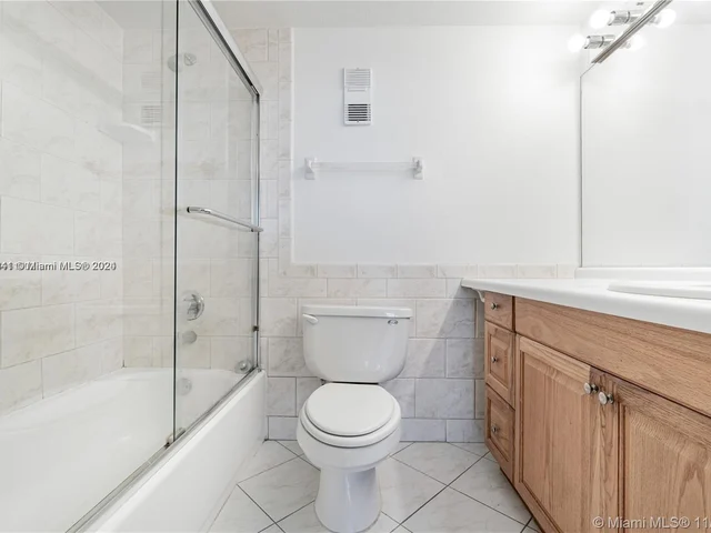 250 Jacaranda Dr # 508, Plantation FL 33324