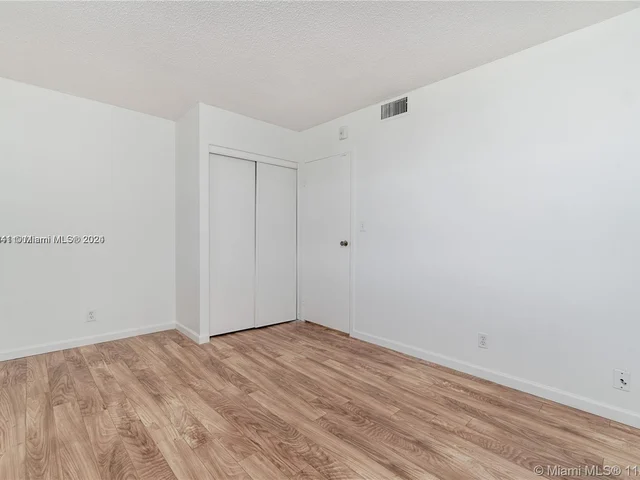 250 Jacaranda Dr # 508, Plantation FL 33324