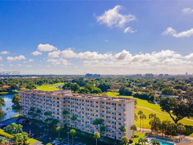 250 Jacaranda Dr # 508, Plantation FL 33324