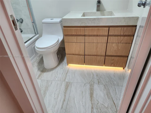 2801 NE 183rd St # 1201W, Aventura FL 33160