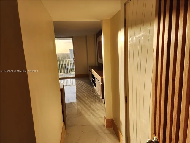 2801 NE 183rd St # 1201W, Aventura FL 33160