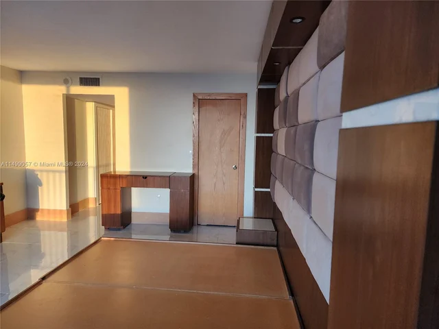 2801 NE 183rd St # 1201W, Aventura FL 33160