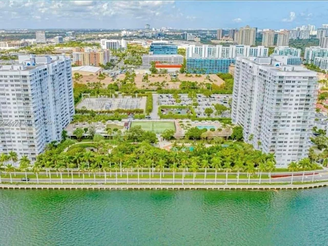 2801 NE 183rd St # 1201W, Aventura FL 33160