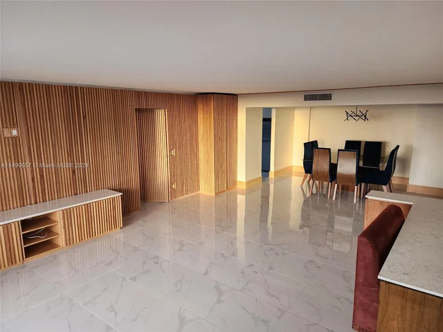 2801 NE 183rd St # 1201W, Aventura FL 33160