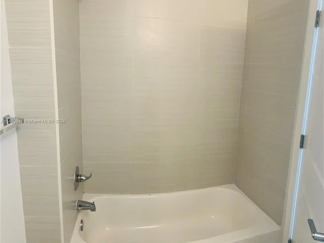 39 NW 7th Ave # 301, Miami FL 33128