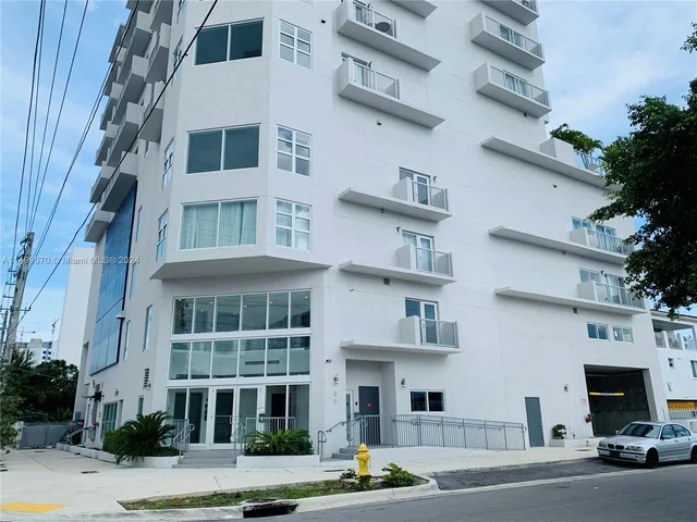 39 NW 7th Ave # 301, Miami FL 33128