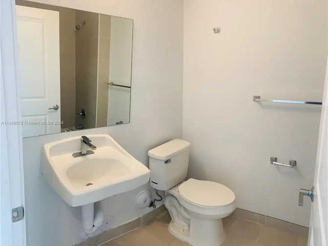 39 NW 7th Ave # 301, Miami FL 33128