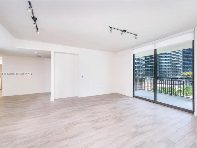 999 SW 1st Ave # 1417, Miami FL 33130