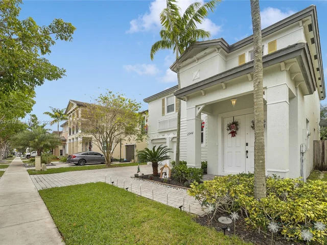 2944 NE 2nd Dr, Homestead FL 33033