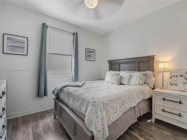 2944 NE 2nd Dr, Homestead FL 33033