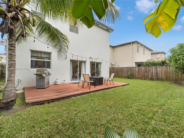 2944 NE 2nd Dr, Homestead FL 33033