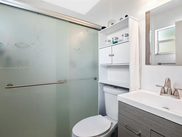 7786 Ridgewood Dr, Lake Worth FL 33467