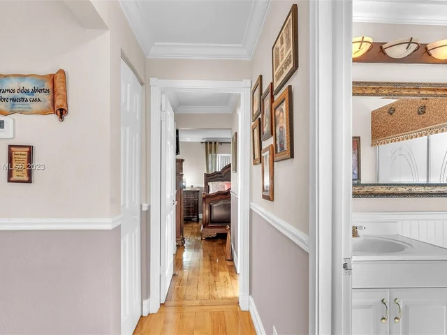 8106 NW 94th Ave, Tamarac FL 33321