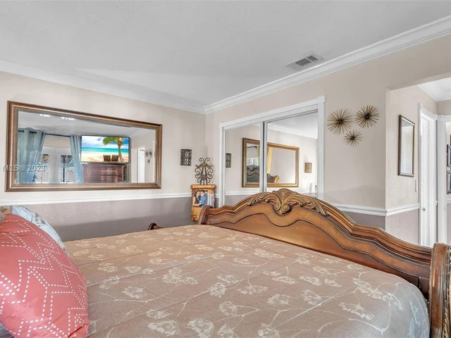 8106 NW 94th Ave, Tamarac FL 33321