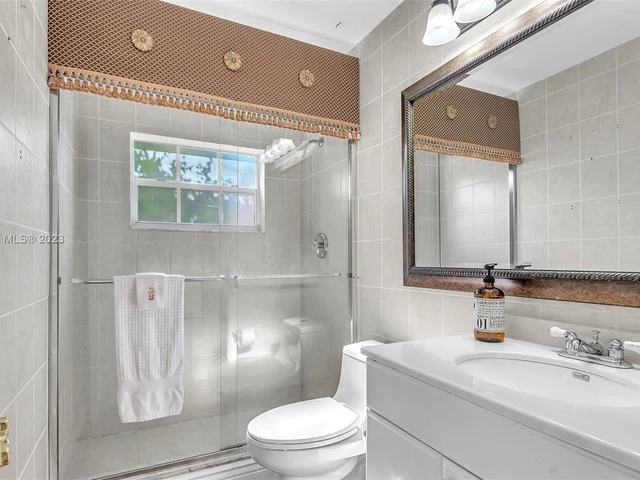 8106 NW 94th Ave, Tamarac FL 33321