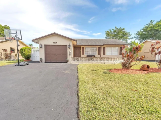 8106 NW 94th Ave, Tamarac FL 33321