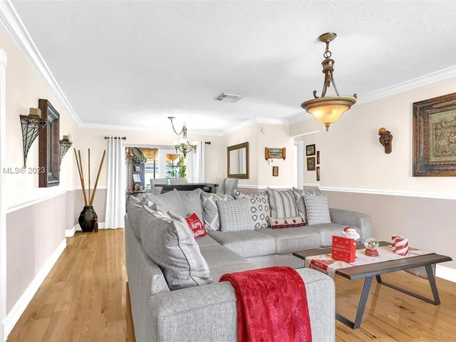 8106 NW 94th Ave, Tamarac FL 33321