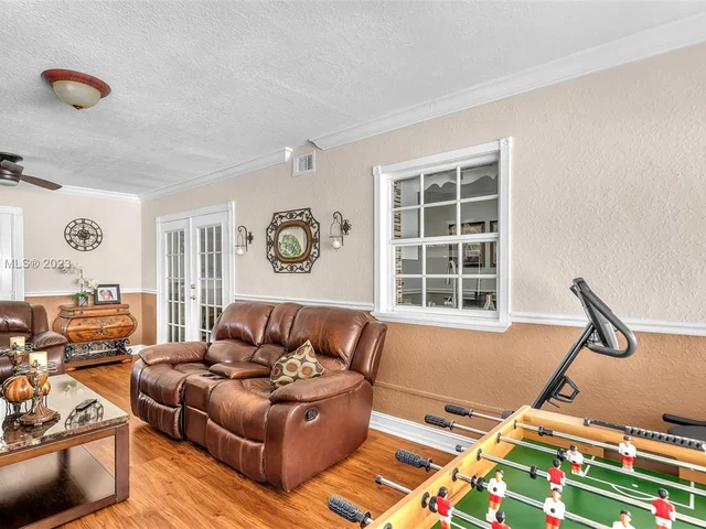 8106 NW 94th Ave, Tamarac FL 33321