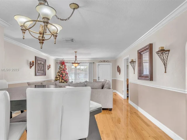 8106 NW 94th Ave, Tamarac FL 33321