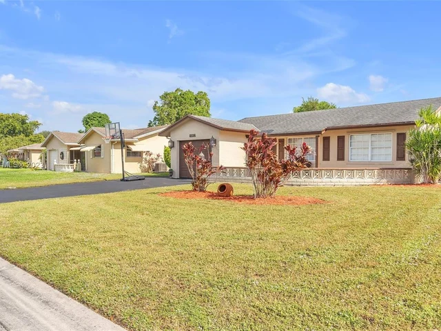 8106 NW 94th Ave, Tamarac FL 33321