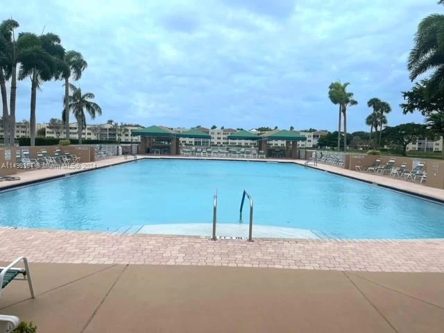 7228 Fairfax Dr # 203, Tamarac FL 33321