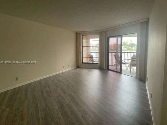 7228 Fairfax Dr # 203, Tamarac FL 33321