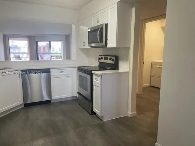 7228 Fairfax Dr # 203, Tamarac FL 33321