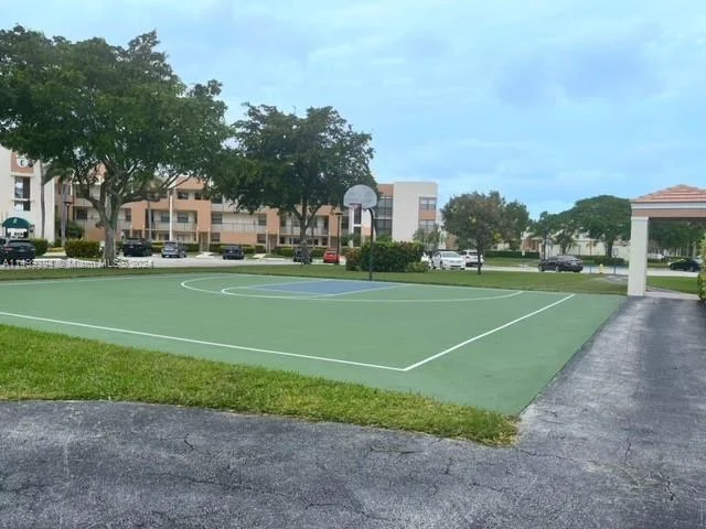 7228 Fairfax Dr # 203, Tamarac FL 33321