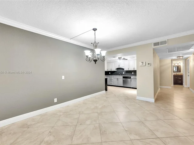 3090 N Course Dr # 106, Pompano Beach FL 33069