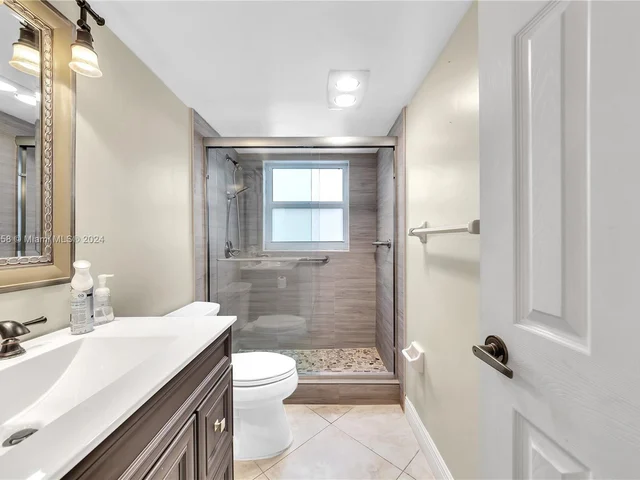 3090 N Course Dr # 106, Pompano Beach FL 33069