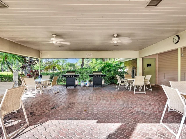 3090 N Course Dr # 106, Pompano Beach FL 33069