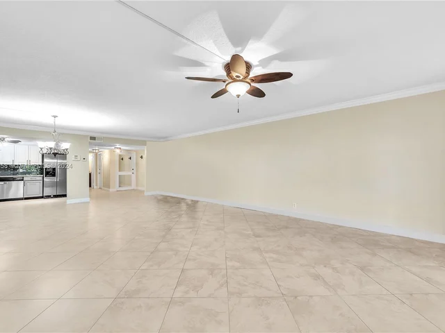 3090 N Course Dr # 106, Pompano Beach FL 33069