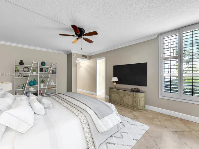 3090 N Course Dr # 106, Pompano Beach FL 33069