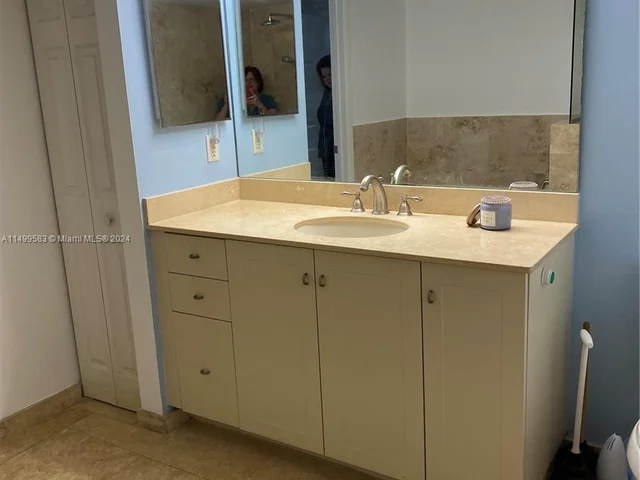 3232 Coral Way # 1601, Miami FL 33145