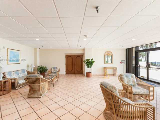 5757 Collins Ave # 605, Miami Beach FL 33140