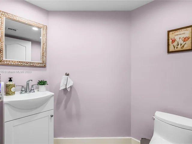 5757 Collins Ave # 605, Miami Beach FL 33140