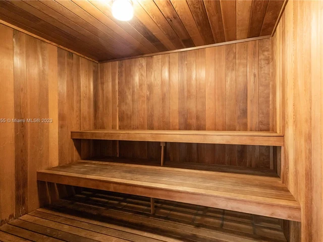 5757 Collins Ave # 605, Miami Beach FL 33140