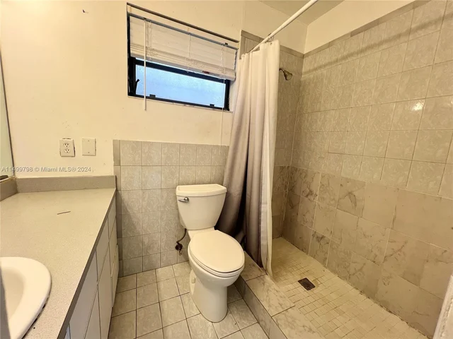 11880 SW 2nd St, Miami FL 33184