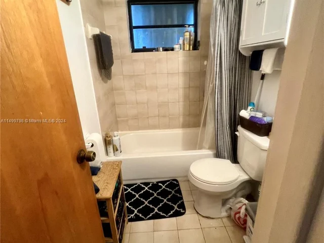 11880 SW 2nd St, Miami FL 33184